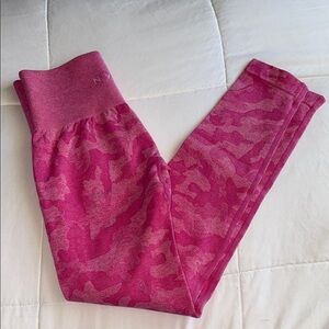NVGTN CAMO Seamless Leggings!